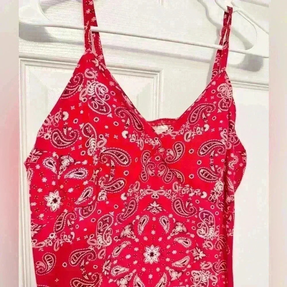 No Boundaries Red and White Paisley Bandana Style Flowy Tank Top - Size 2XL - Picture 7 of 8